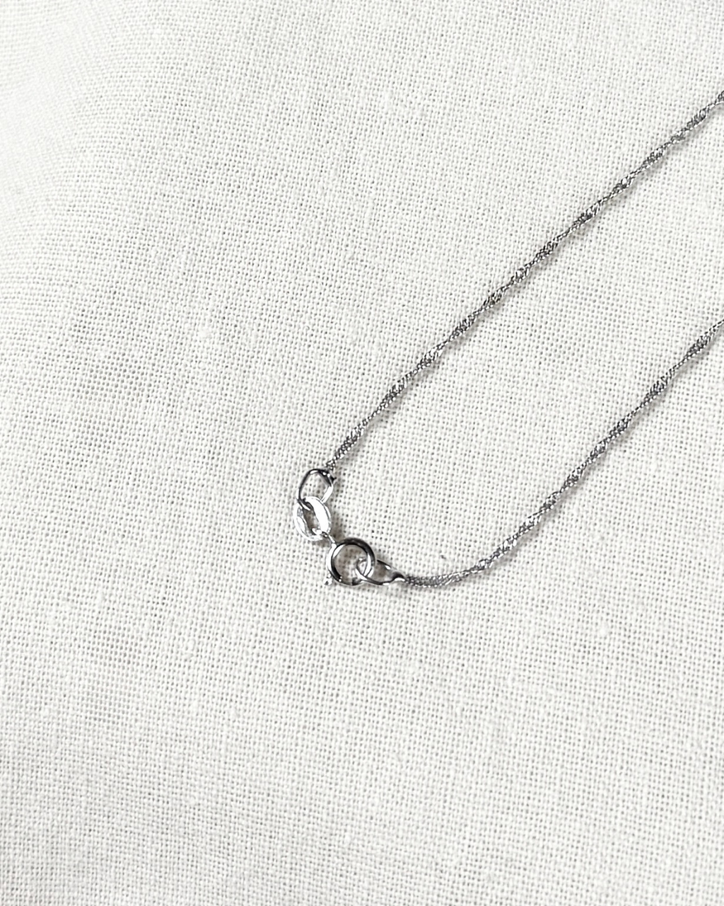 Interlocking Diamond Loop Necklace