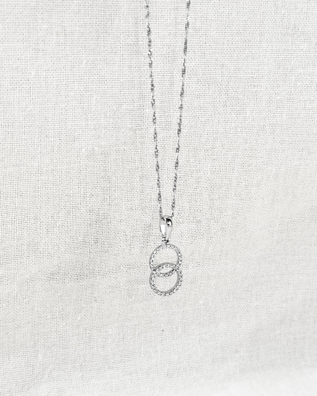 Interlocking Diamond Loop Necklace